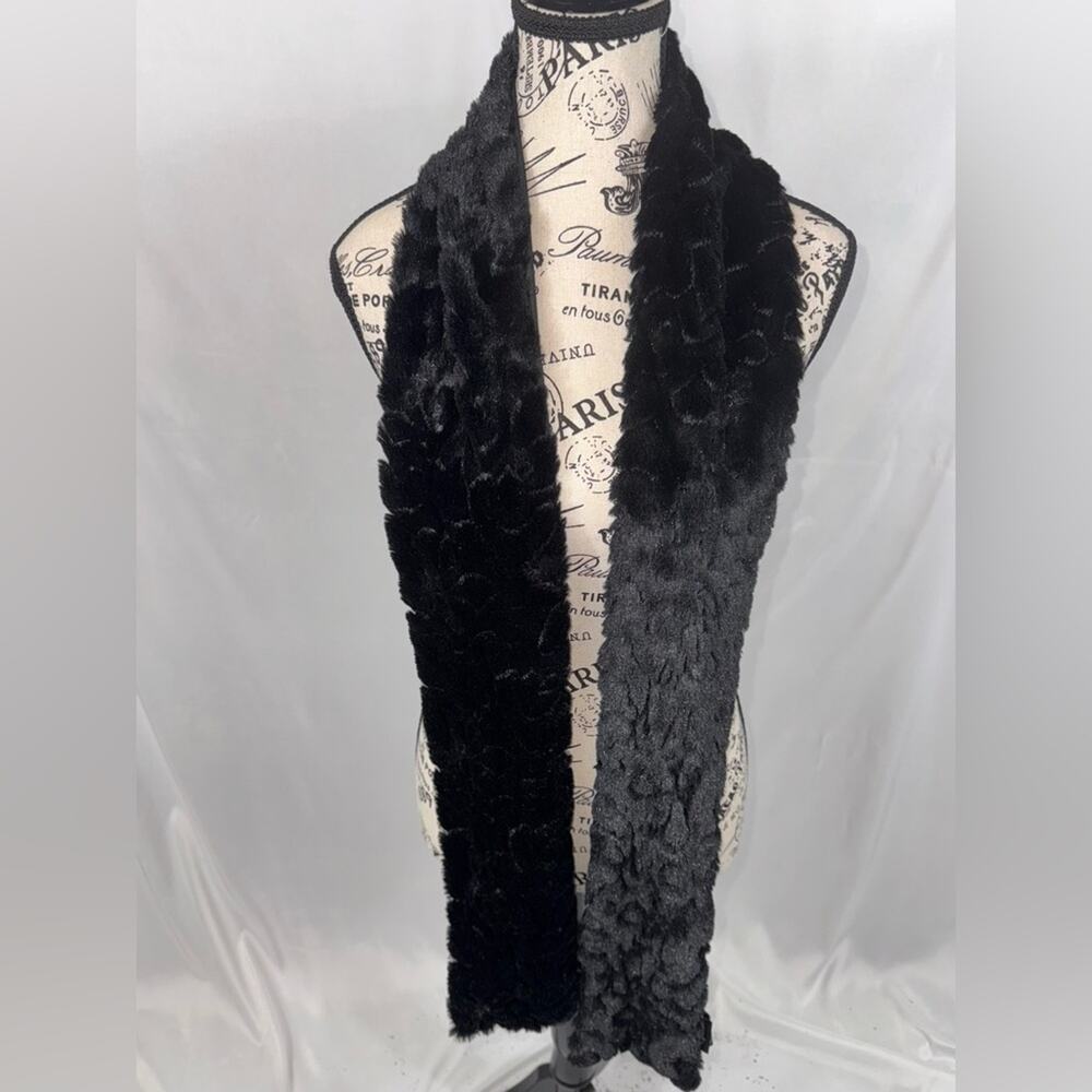 Cejon Luxurious Faux Fur Black Scarf (v)